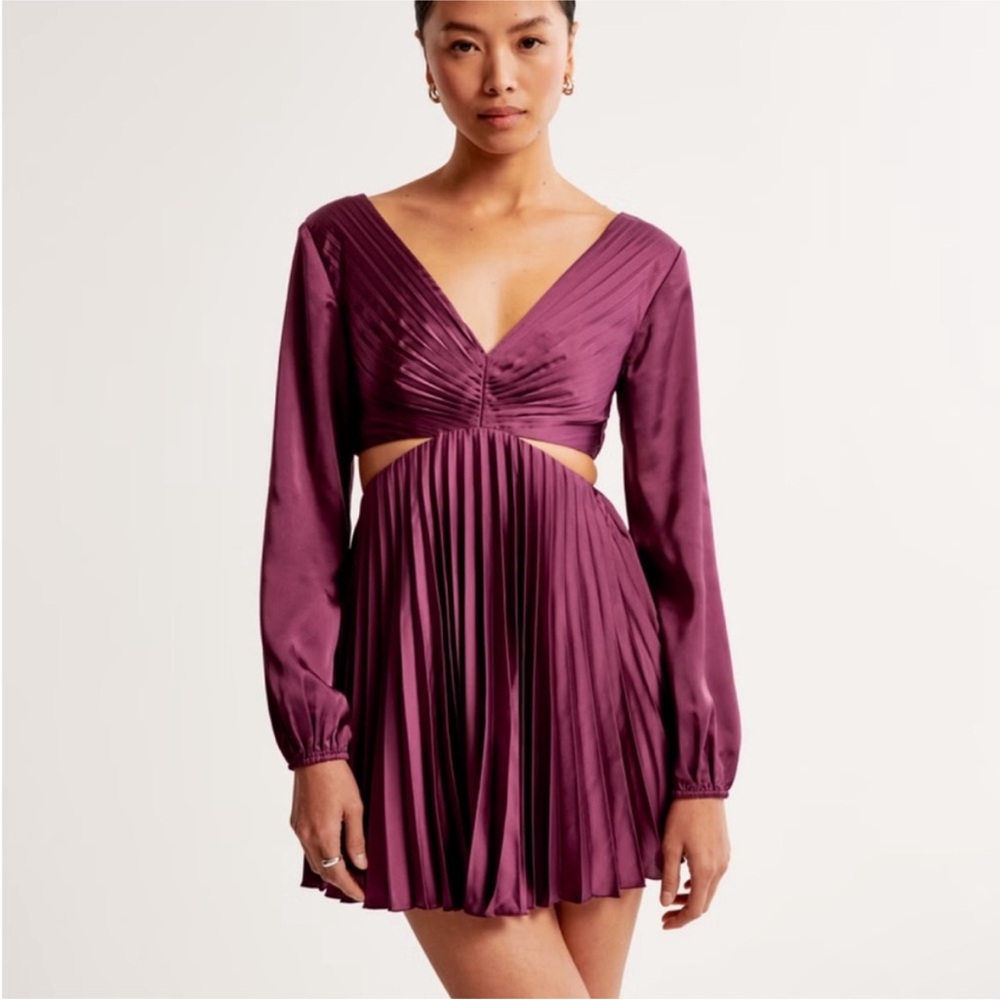 NWT Abercrombie & Fitch The A&F Giselle Pleated Cutout Mini Dress